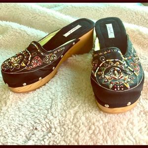 ❗️3/$25 Qupid Clogs NWOT Beaded Size 7.5